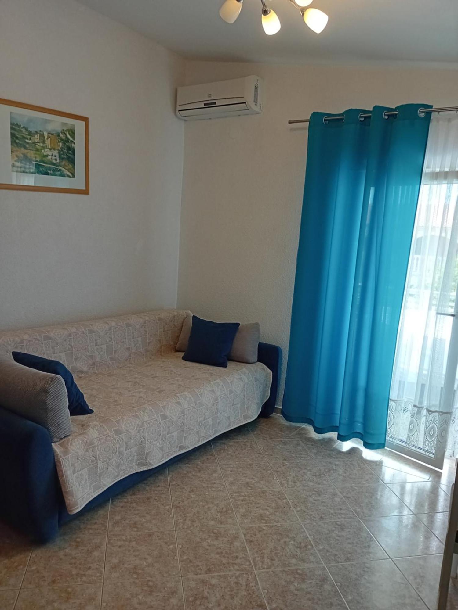 Apatmani Peternel Apartment Vir Luaran gambar