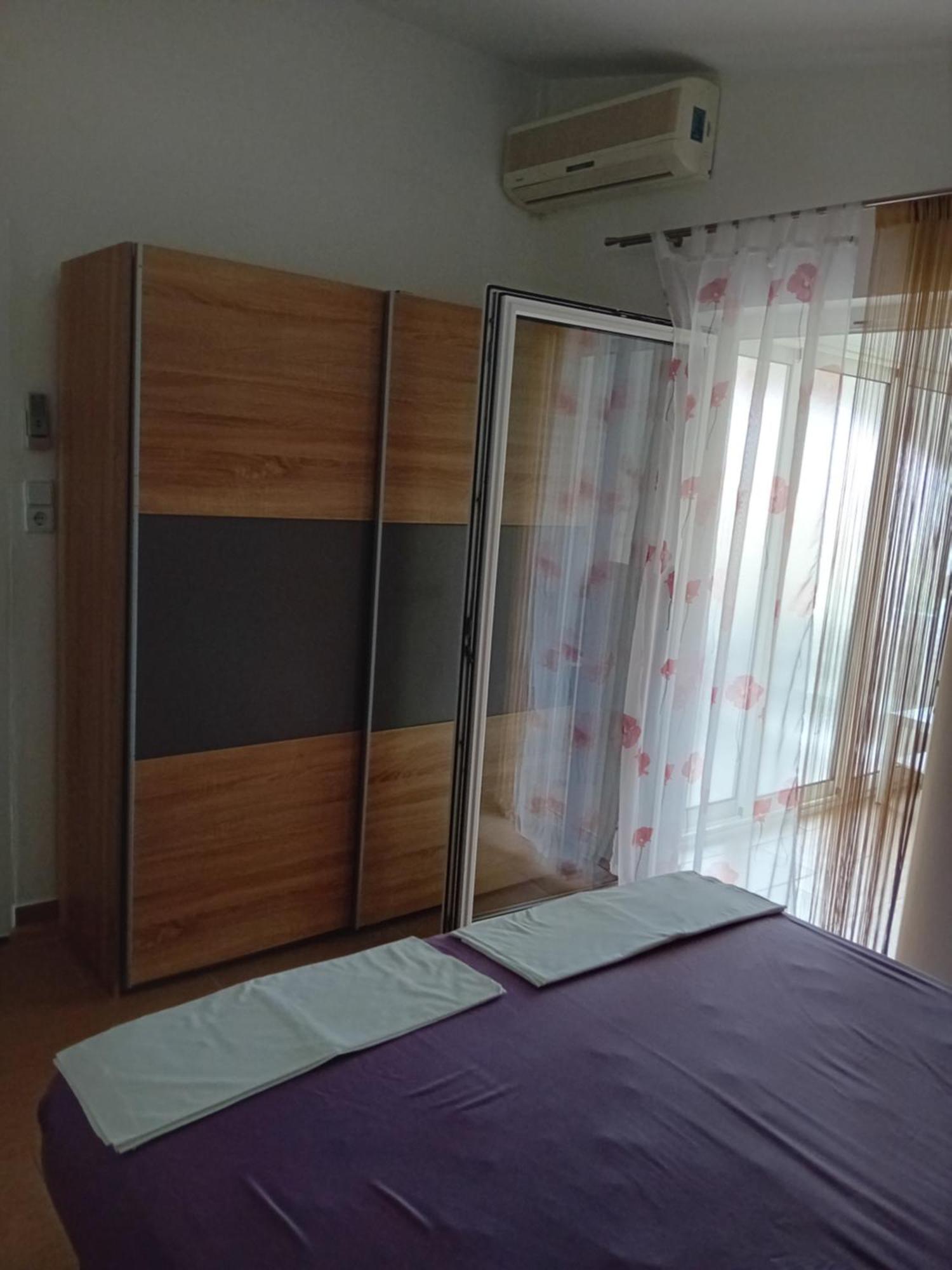 Apatmani Peternel Apartment Vir Luaran gambar