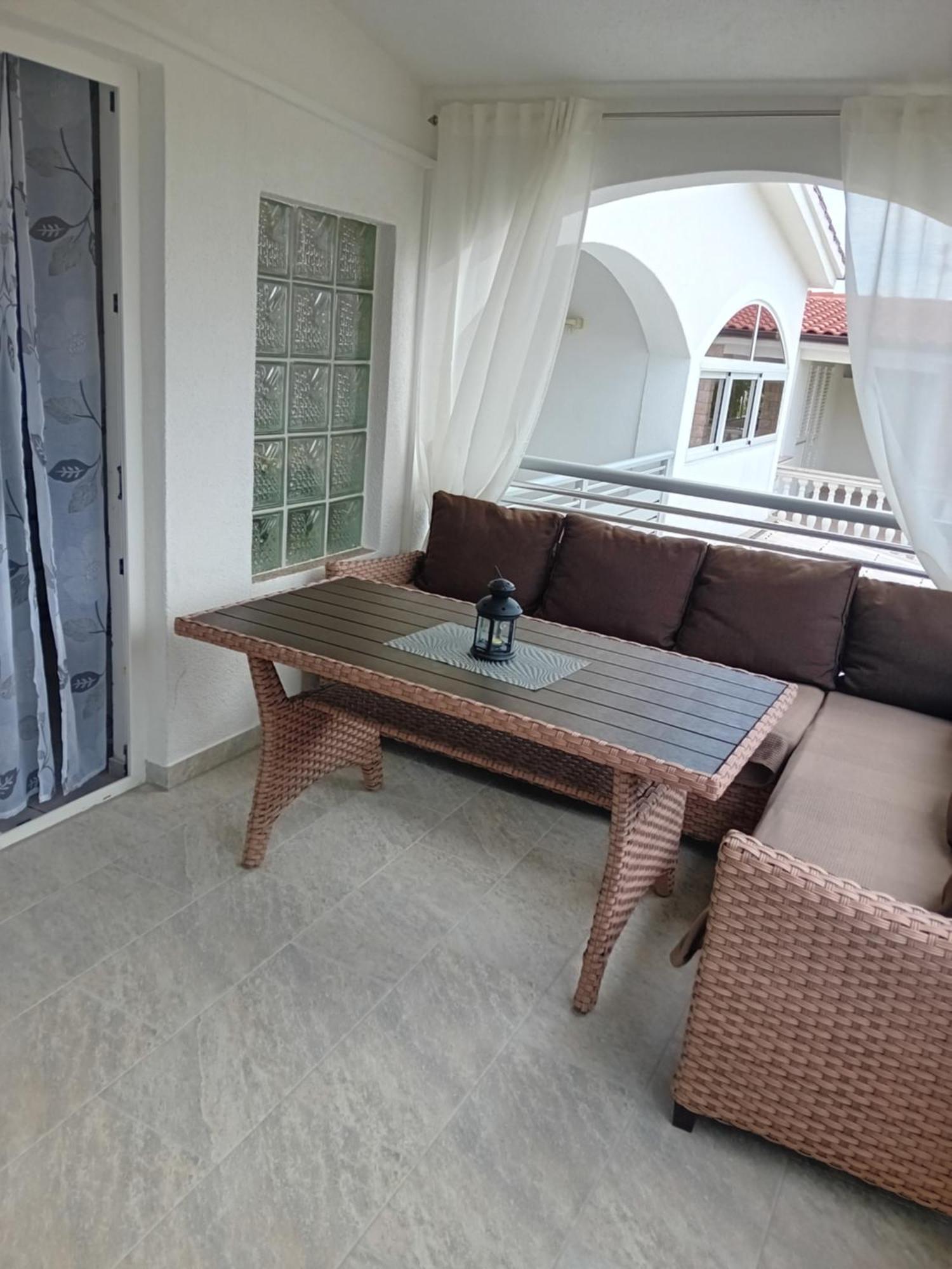 Apatmani Peternel Apartment Vir Luaran gambar